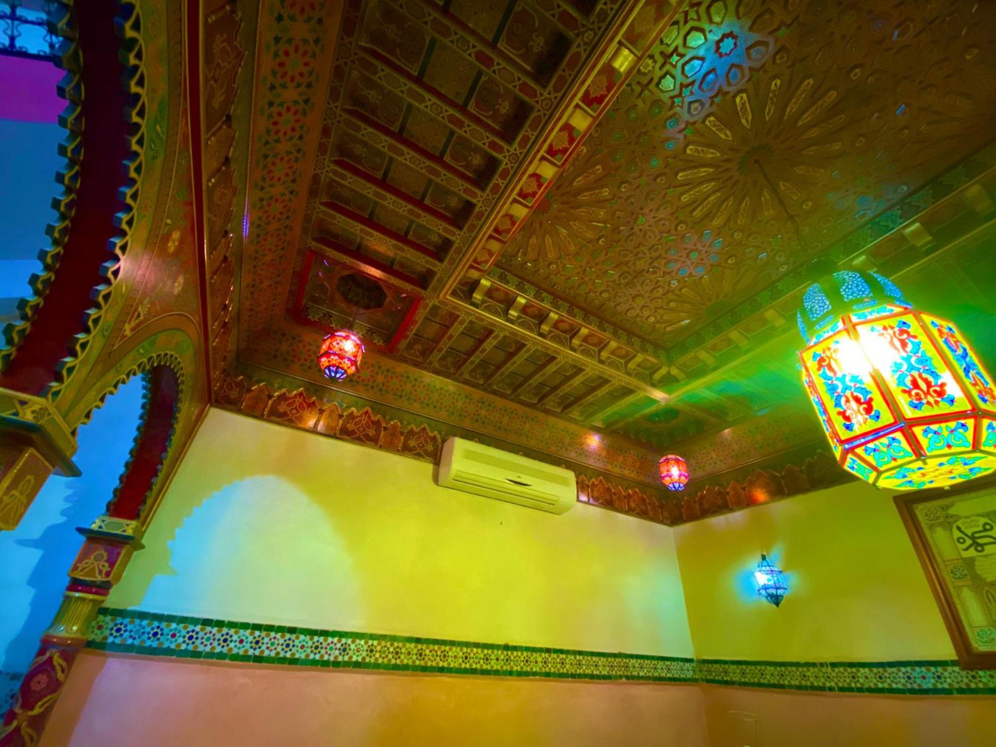 Riad Nezha Avec Jacuzzi Et 3 Piscines Au Coeur De Marrakesh Buitenkant foto